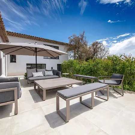 Exceptional - - Pool Holiday home